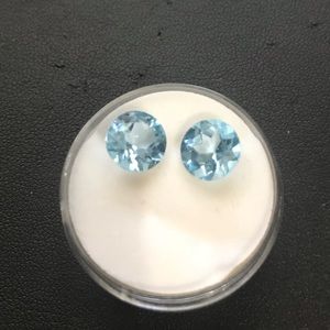 🎉HP🎉NWOT Genuine Swiss Blue Topaz Stones
